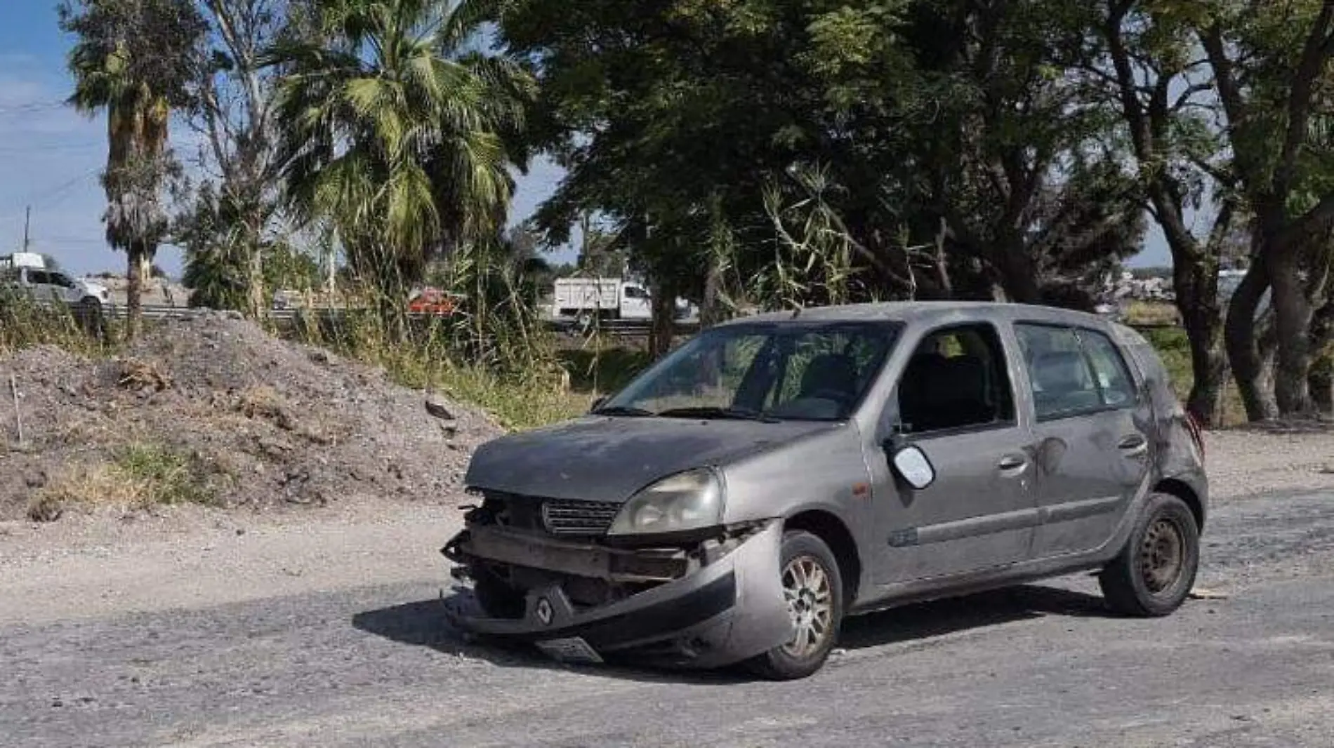 SJR POLIEL CARRO QUEDO CON